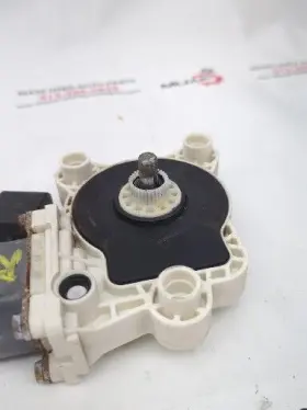 990595-100 BOSCH Window Motor Front Right W220 S500 Mercedes #3
