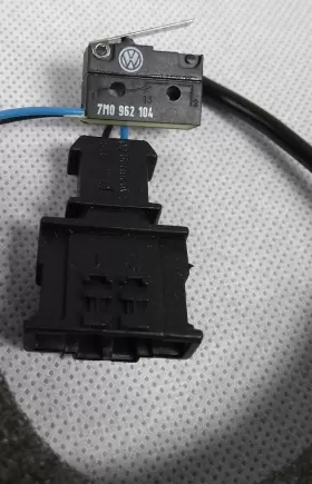 7M0962104 GENUINE VW/AUDI Microswitch Liftgate #3